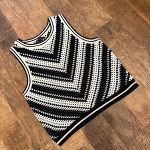 Gap Black and cream  Chevron Crochet Vest